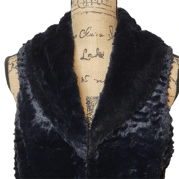 New Look Womens Soft Faux Fur Shawl Collar Lined Vest Jacket Size Small Black - Picture 6 of 12